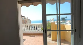 LOVELY PENTHOUSE in front of the beach with free parking - Image 3