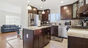 Beautiful Arlington Comfort Rooms Near Metro Private Rooms in Shared Home - Image 5