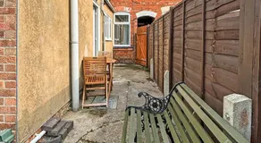 Amaya One -3 bedroom townhouse - with garden - close to town centre - sleeps 7 - Free Gym Access - Image 4