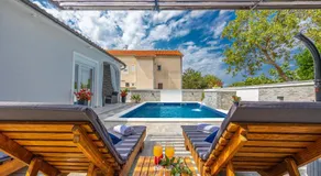 Holiday home Dusak with swimming pool and jacuzzi - Image 3