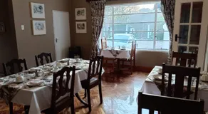 The Riverhouse Guesthouse - Image 2