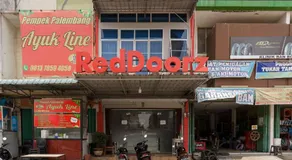 RedDoorz near Plaza Botania 1 Batam - Image 3