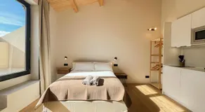 Salon Suites - Image 2