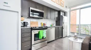 The Splendid - Luxury 1BR Uptown Toronto - Image 5