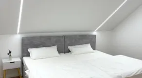 Moderne, neu möblierte Wohnung in zentraler Lage - Image 2