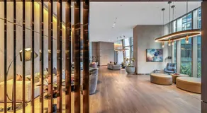 Chic 2-Bed Melbourne CBD Apartment with Pool  Sauna - Image 4