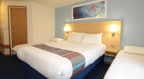 Travelodge Alton Four Marks - Image 4
