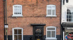 Town Centre Cottage 3 Bedroom inc Parking (1 car) - Image 5