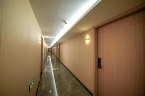 Yiwu Bairui Grand Hotel - Image 5