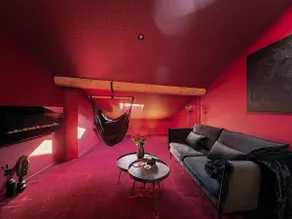Suite Rouge baiser avec Jacuzzi privatif - LoveRoom Insolite - Image 3