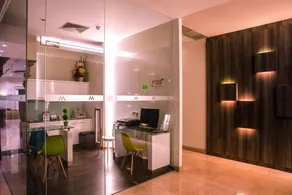 M - Regency Hotel - Image 4