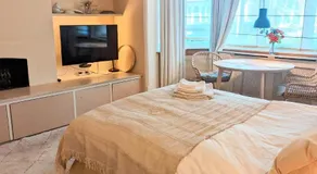 Brookview Guest House - Image 2