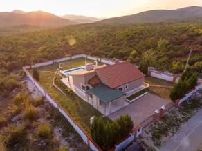 Countryside Villa With Pool, Three Bedrooms - Image 2