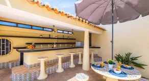 Villa con barbecue, giardino e piscina privata - Image 3