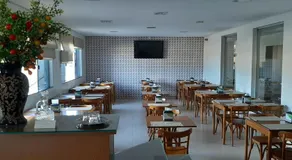 Guines Palace Hotel - Image 4