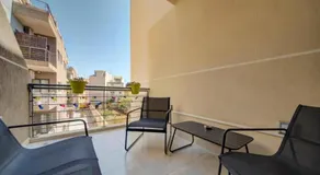 Modern 3BR home w/terrace, close to Malta Airport - Apartment - Image 4