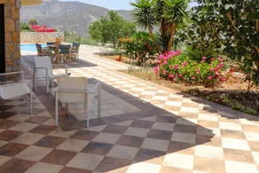 Luxury Villa with Pool overlooking a Majestic View - Image 3