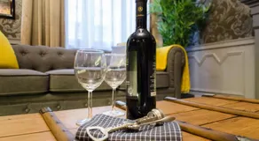Viktoria Luxury Apartment - Image 4
