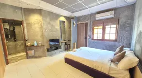 Country Home Pai - Image 2