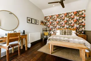 The George Inn - Image 2