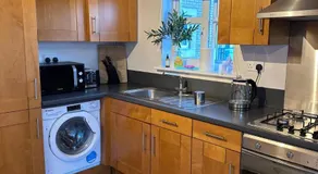 Modern 1 bed flat with parking by Bluewater shopping mall - Image 3