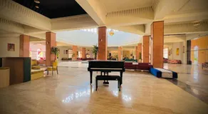 Oasis Beach & Spa - Blue Pearl - Image 5