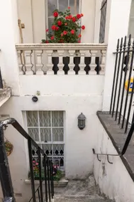 Cosy Little Venice Pied-à-Terre by MoreThanStays - Image 4