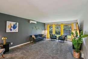 Iowa City 4br Backyard Walk To Stadium 4 Bedroom Home - Image 3