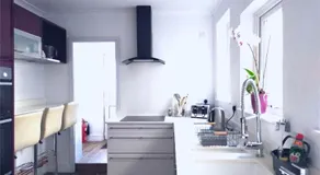 Newly Renovated 3 Bedroom House, 6 beds with 2 showers, near University Town Centre - Image 3