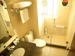 GreenTree Inn Chuzhou FenGYAng Huangcheng Business Hotel - Image 4