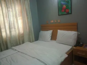 Glamour Park Hotel and Suites - Image 2