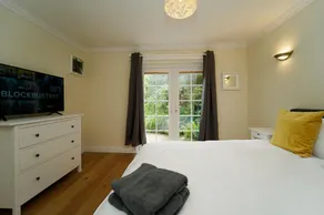 Hilltop Residence - Image 2