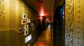 Hotel Christmas Night at the Opera (Love Hotel) - Image 5