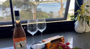 Essence Kangaroo Island - Tiny home American River - Image 4
