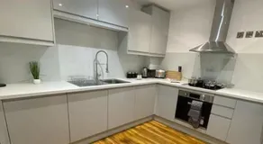De Parys Self-Catering Flat 2 in Bedford - Image 4