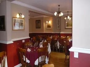 The Grapes Hotel - Image 5