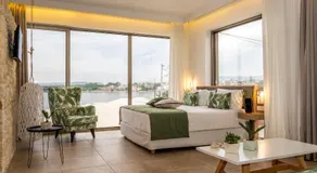 Kalamaki Luxury Suites - Image 2