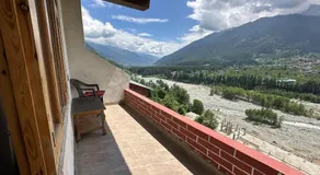 Little Tibet Cafe & Riverbed Stays - Image 5