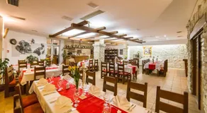 Hotel Merlot - Image 2