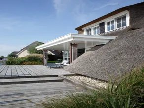Villa by Tjeukemeer with Private Jetty - Image 5