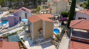 Apartments Listes - Image 5