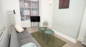 Home In Leeds Discounts for long term - Image 2