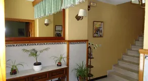 Hostal Los Claveles - Image 3