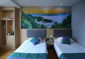 Meihe Mountain Villa - Image 2