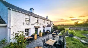 Halfway House Inn - Image 2