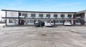 Broadway Inn - Image 5