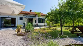 Lovely Cottage with Jacuzzi - Image 3