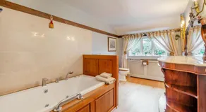 4 Bed in Burwash Common oc-b34866 - Image 4