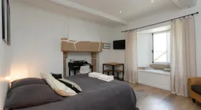 Manoir de la Nogrie - Chambre de charme avec accès privatif - Piscine chauffée sur domaine 5 étoiles à la campagne - Image 3