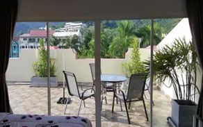Oasis Hostel & Bar - Image 2